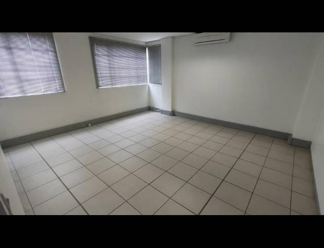 INDUSTRIAL PROPERTY TO RENT IN POMONA